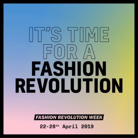 Magalilagam participa en la desfilada de moda sostenible por la Fashion Revolution Week en Barcelona